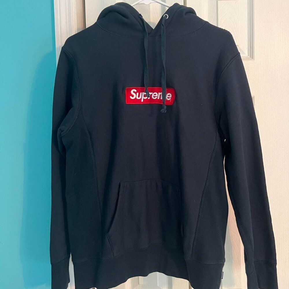 Supreme Men's Navy Hoodie